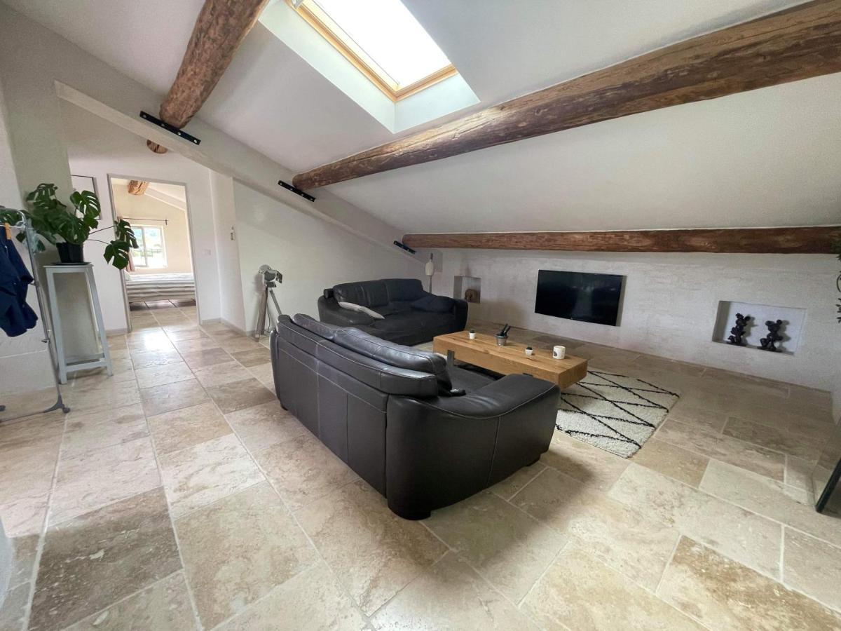 Appartement De Charme Sud Luberon Classe 4 Etoiles Puyvert エクステリア 写真